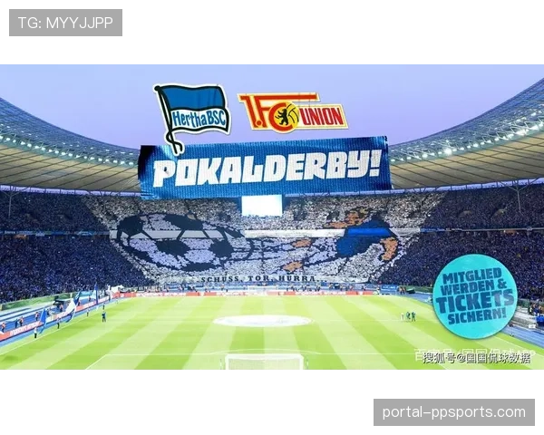 训练基地开放日，球迷观察到柏林赫塔重点演练由攻转守时的快速落位。